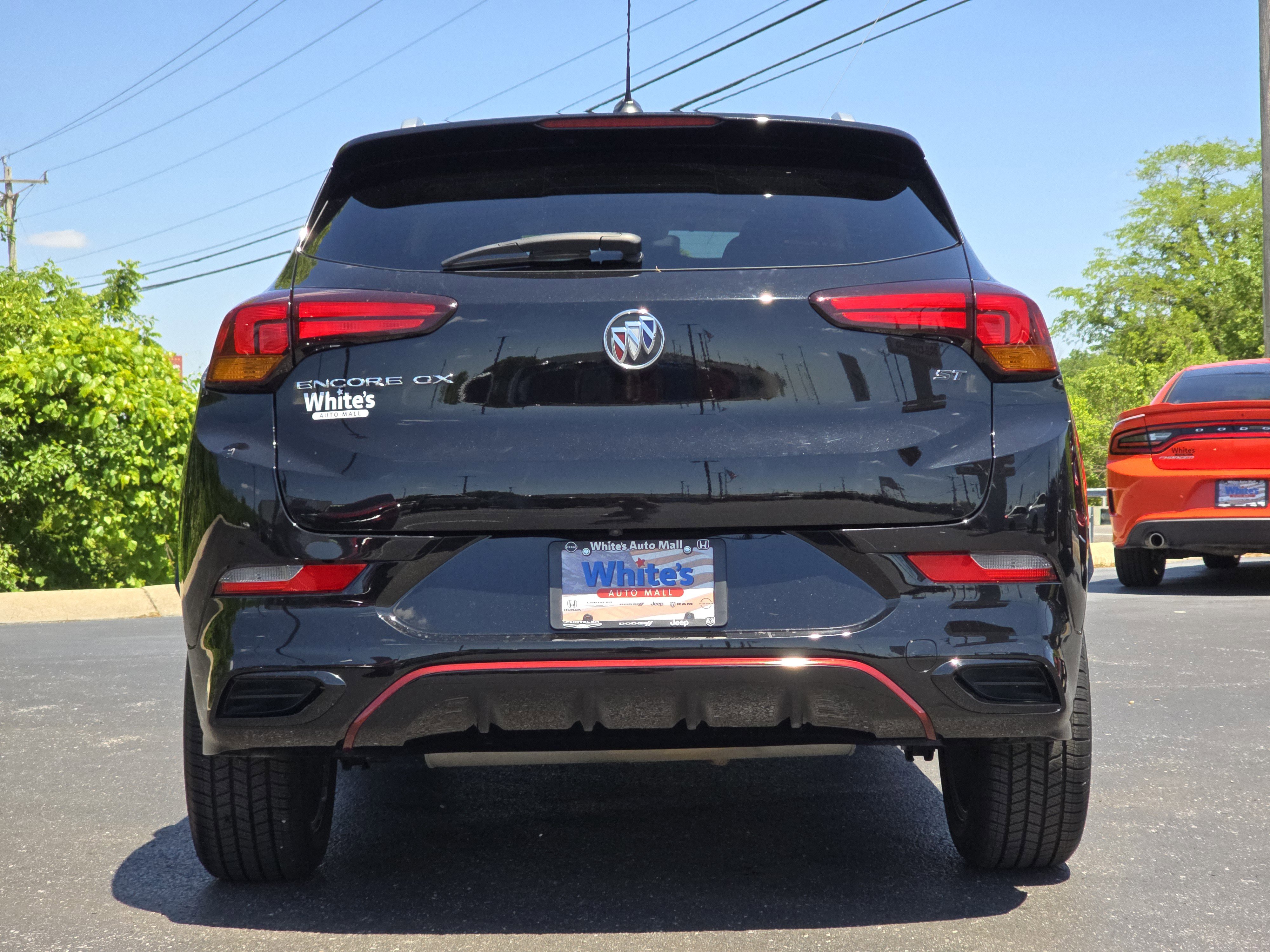 Used 2022 Buick Encore GX Select w/ Sport Touring Package FWD image 16