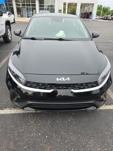 Used 2023 Kia Forte LXS w/ LXS Technology Package FWD image 9