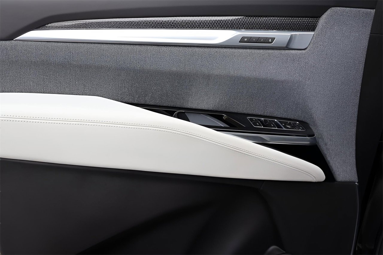 Certified 2025 Cadillac Escalade V w/ LPO, Floor Liner Package image 14