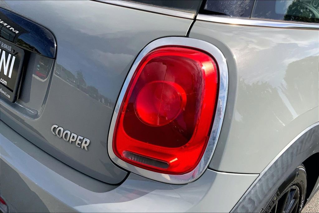 Used 2018 MINI Cooper 2-Door Hardtop image 22