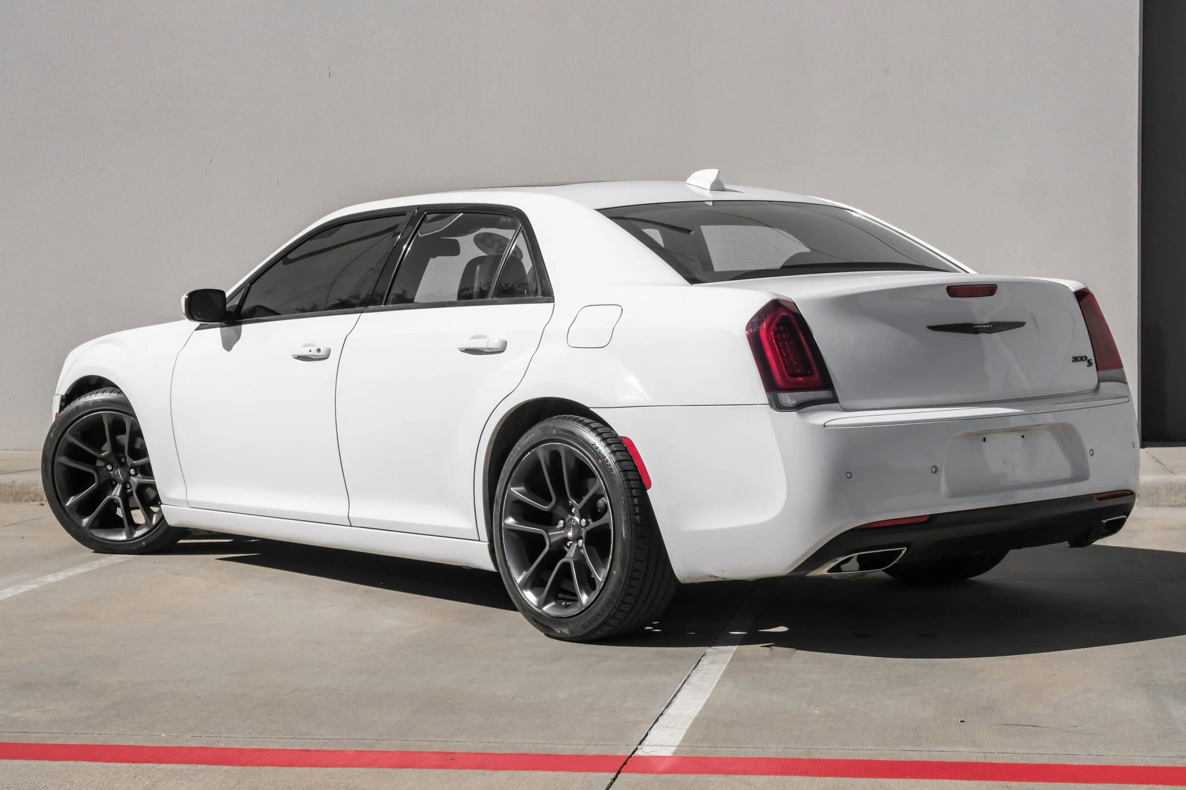 Used 2022 Chrysler 300 S image 5