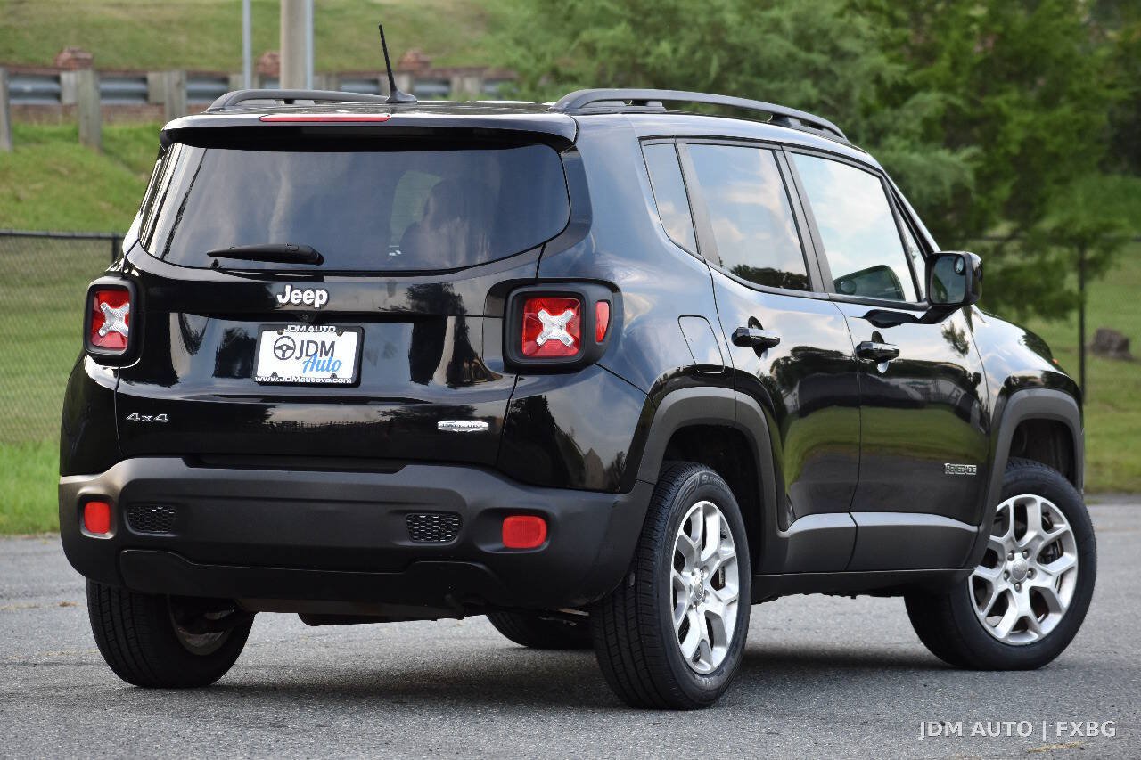 Used 2017 Jeep Renegade Latitude w/ Cold Weather Group AWD/4WD image 5