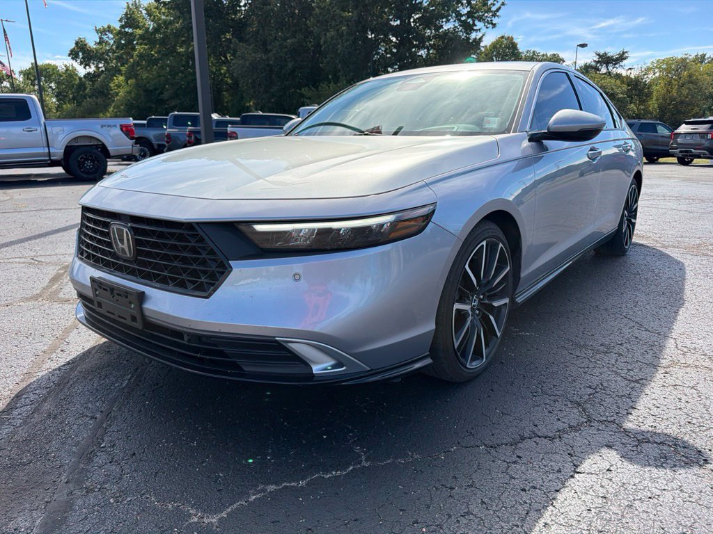 Used 2024 Honda Accord Touring image 2