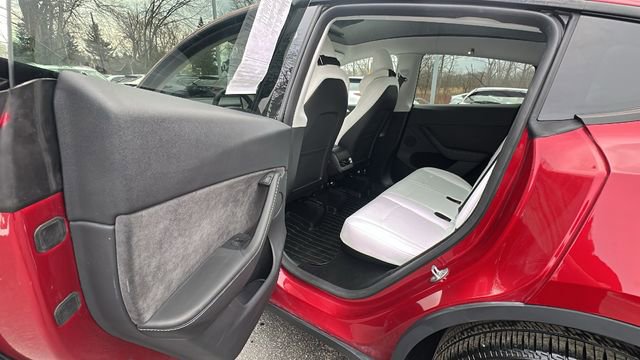 Used 2024 Tesla Model Y Long Range image 25