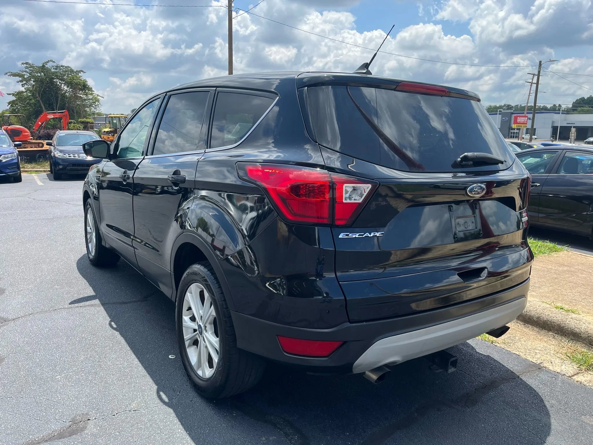 Used 2019 Ford Escape SE image 5