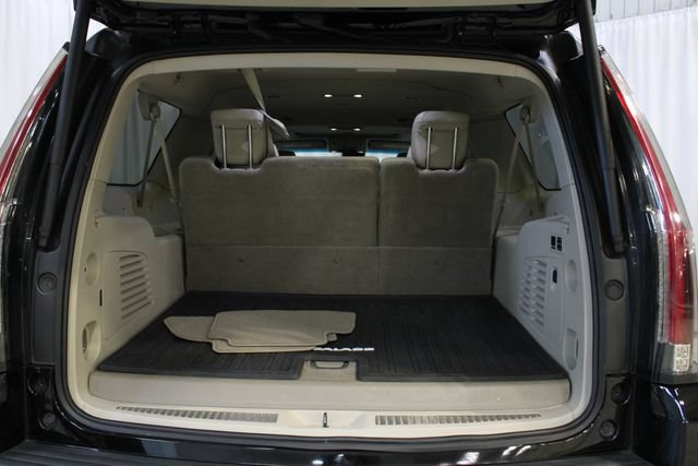 Used 2020 Cadillac Escalade ESV Luxury RWD image 32