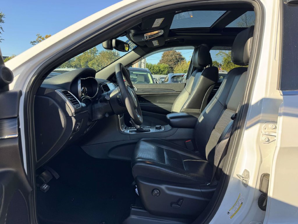 Used 2019 Jeep Grand Cherokee Limited w/ Luxury Group II AWD/4WD image 14
