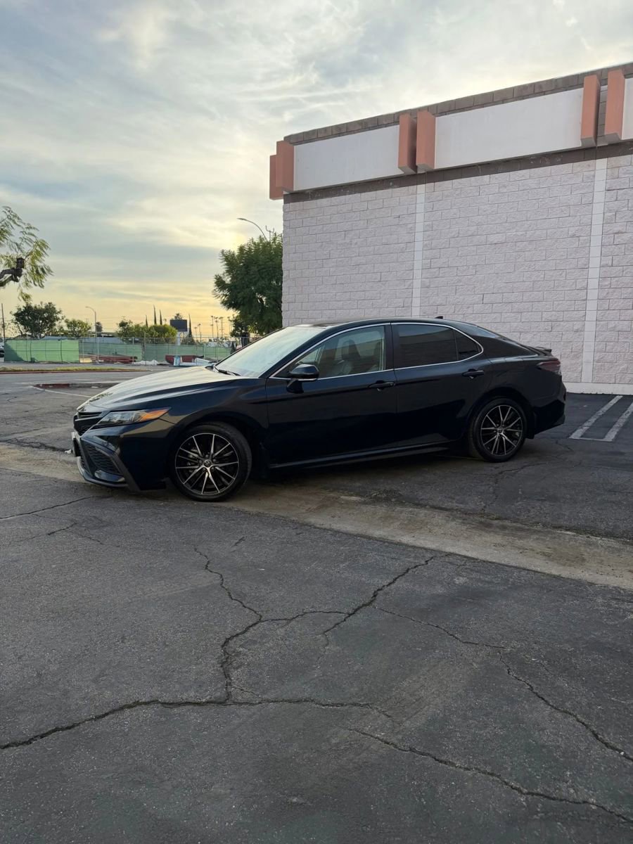 Used 2023 Toyota Camry SE w/ Protection Package (Q2) (TMS) image 5