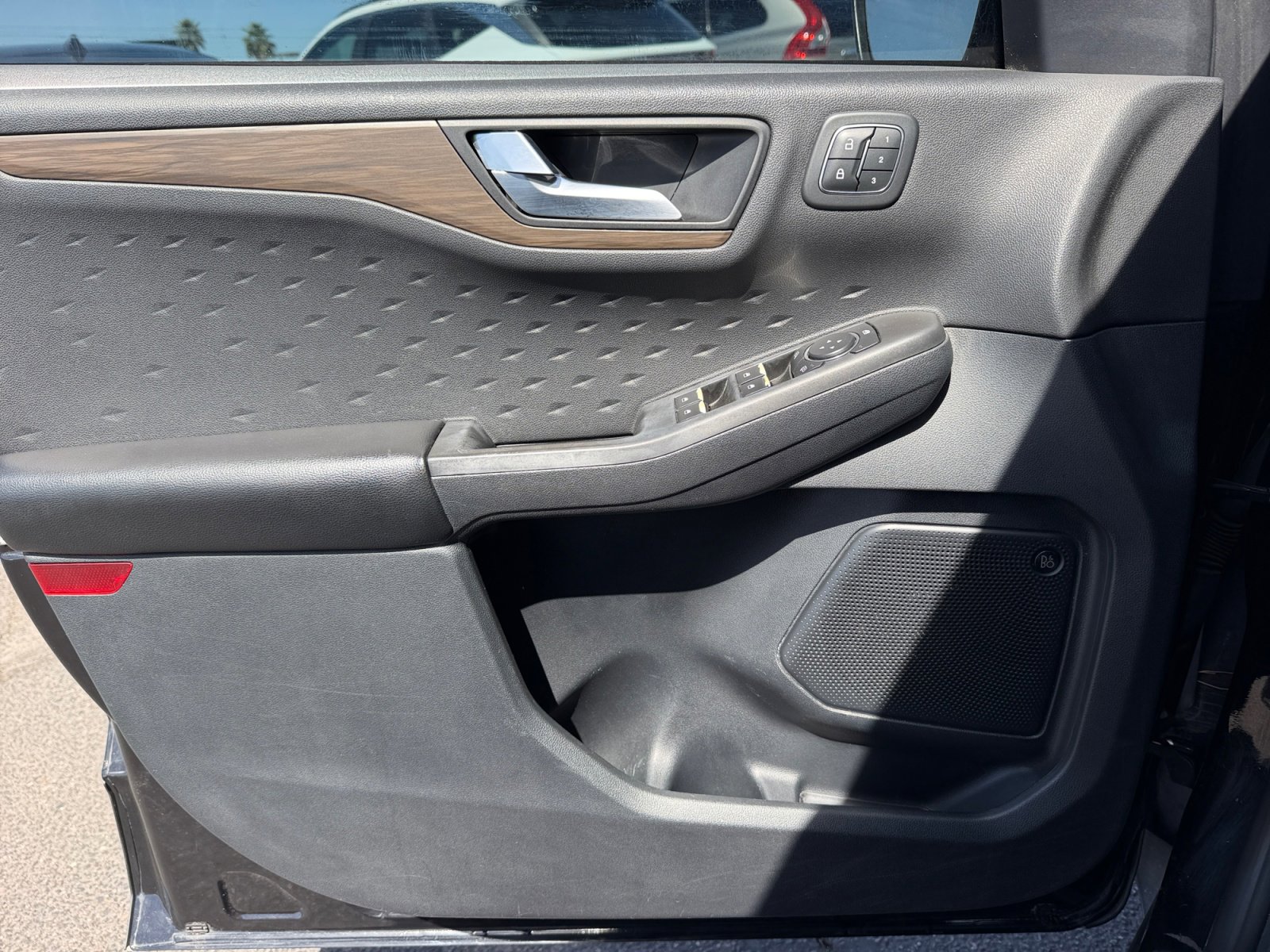 Used 2020 Ford Escape Titanium AWD/4WD image 13