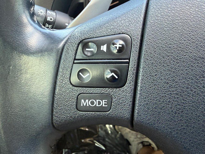Used 2010 Lexus IS 250 w/ Preferred Accessory Package RWD image 18