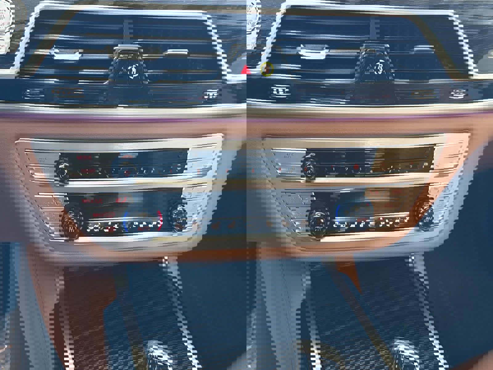 Used 2022 BMW 750i xDrive w/ Luxury Rear Seating Package image 19