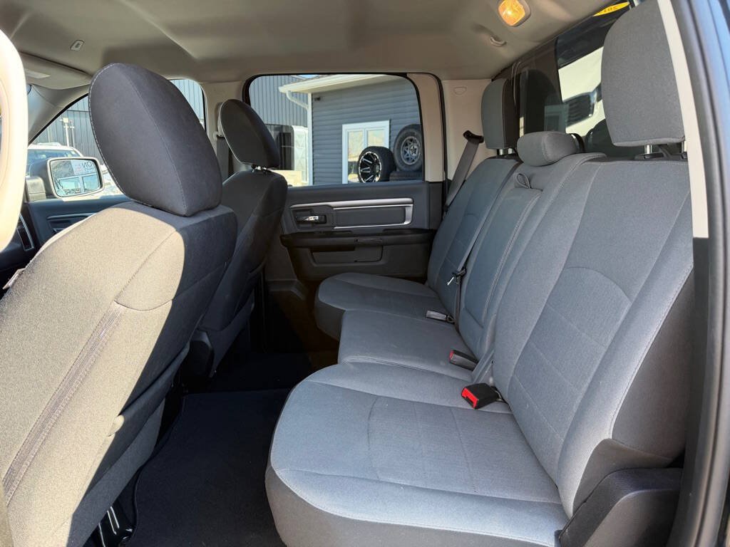 Used 2022 RAM 1500 Classic SLT w/ Electronics Convenience Group AWD/4WD image 36