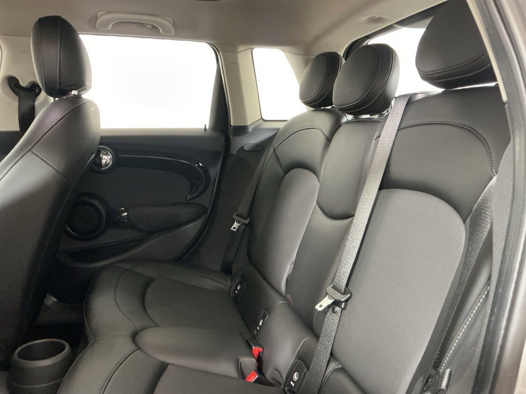 Used 2017 MINI Cooper 4-Door Hardtop image 25