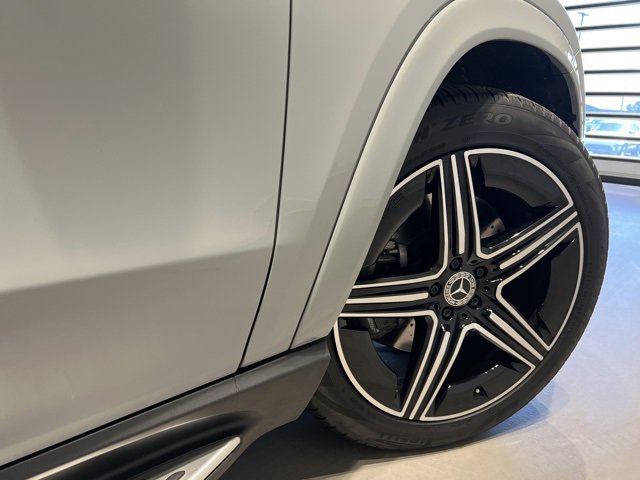 Used 2025 Mercedes-Benz GLE 450e 4MATIC w/ AMG Line Exterior image 58
