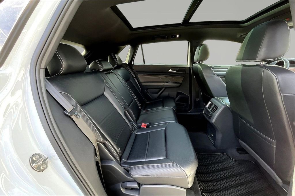 Used 2022 Volkswagen Atlas Cross Sport SE w/ Panoramic Sunroof Package image 24