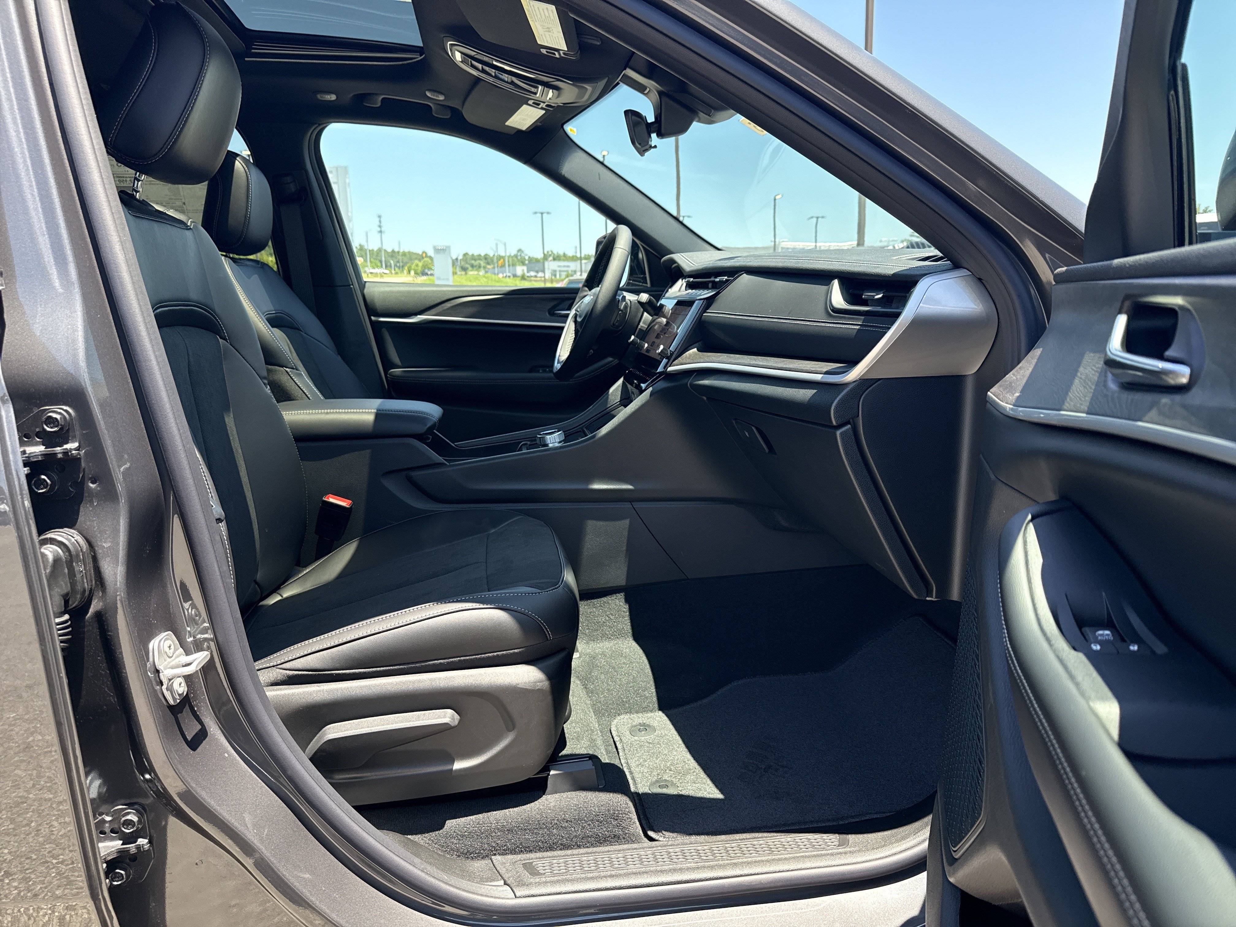 New 2026 Jeep Grand Cherokee Altitude RWD image 14