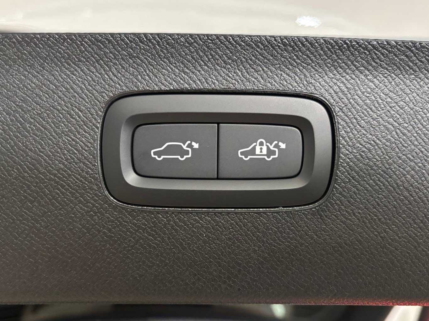 New 2026 Volvo XC90 B6 Plus w/ Protection Package AWD/4WD image 37