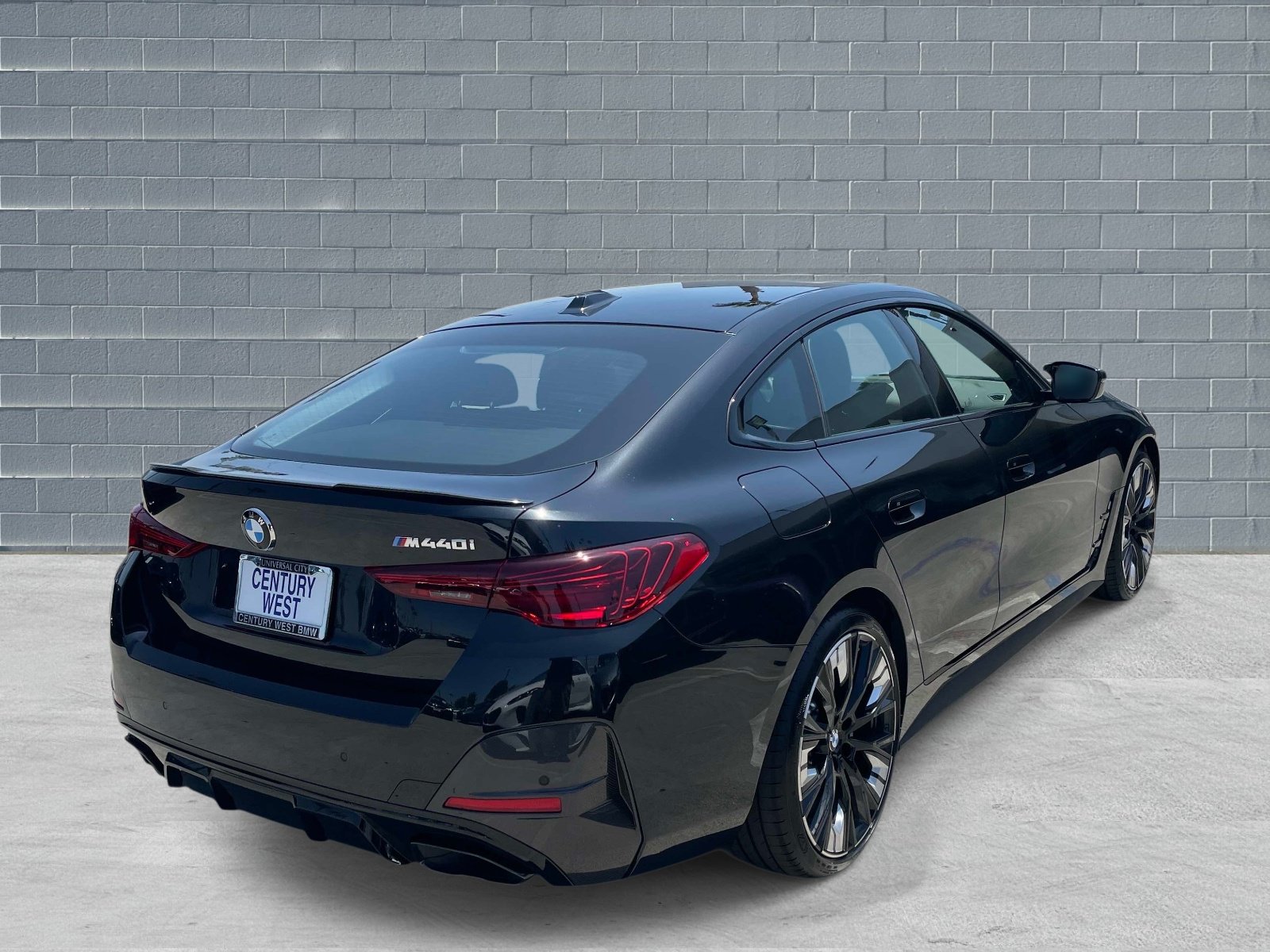 New 2026 BMW M440i w/ M Carbon Exterior Package RWD image 3