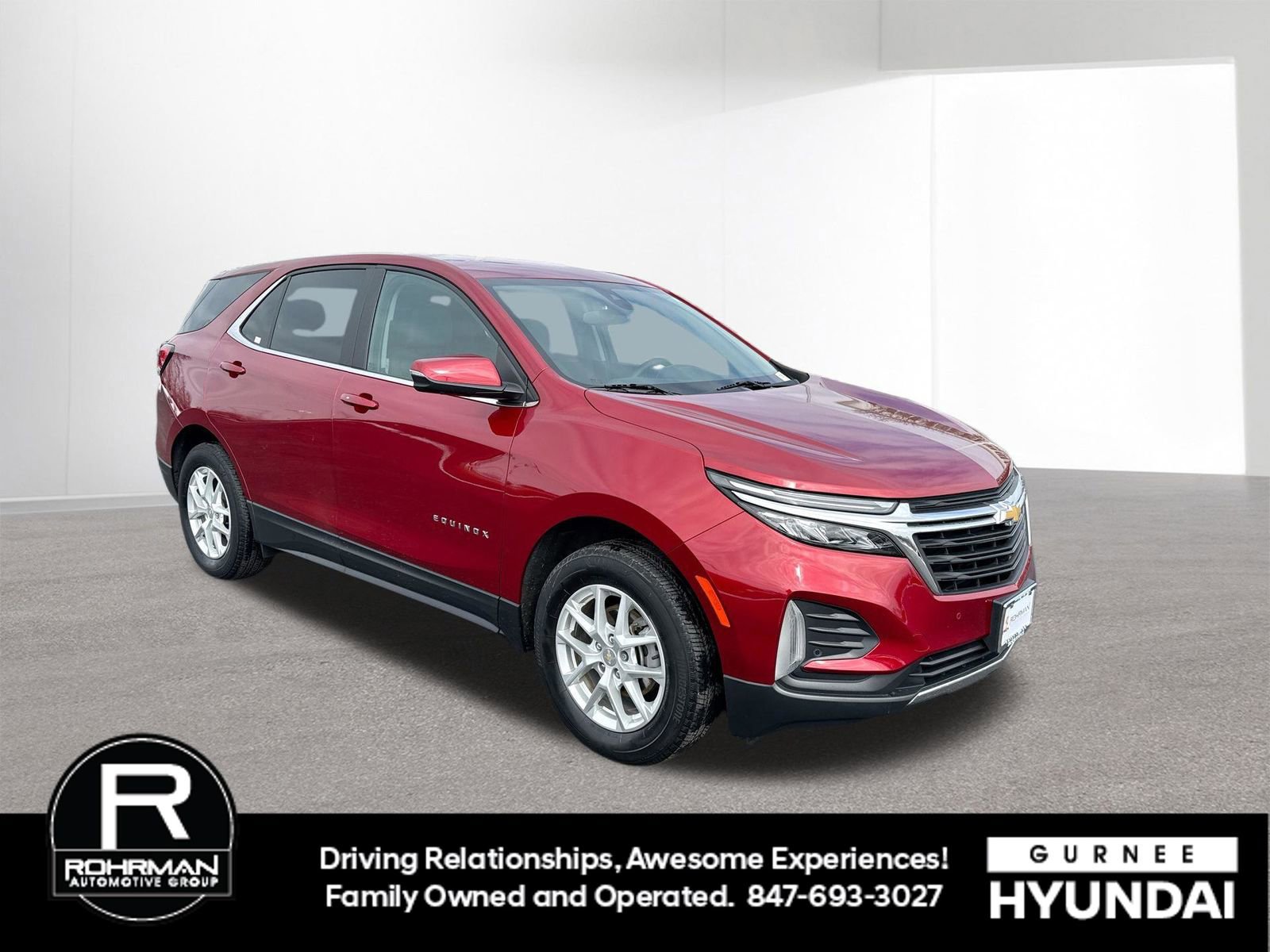 Used 2023 Chevrolet Equinox LT image 2