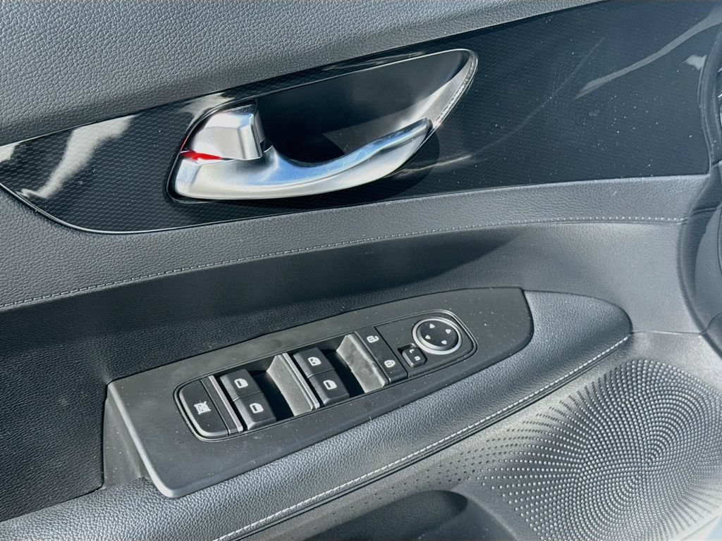 Certified 2023 Kia Forte GT-Line FWD image 18