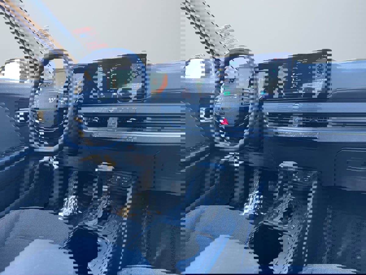 Used 2025 Kia K4 LXS image 14