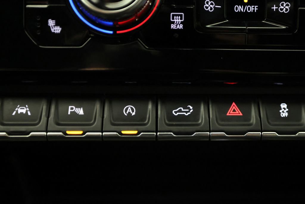 Used 2024 GMC Sierra 1500 AT4 w/ Technology Package image 30