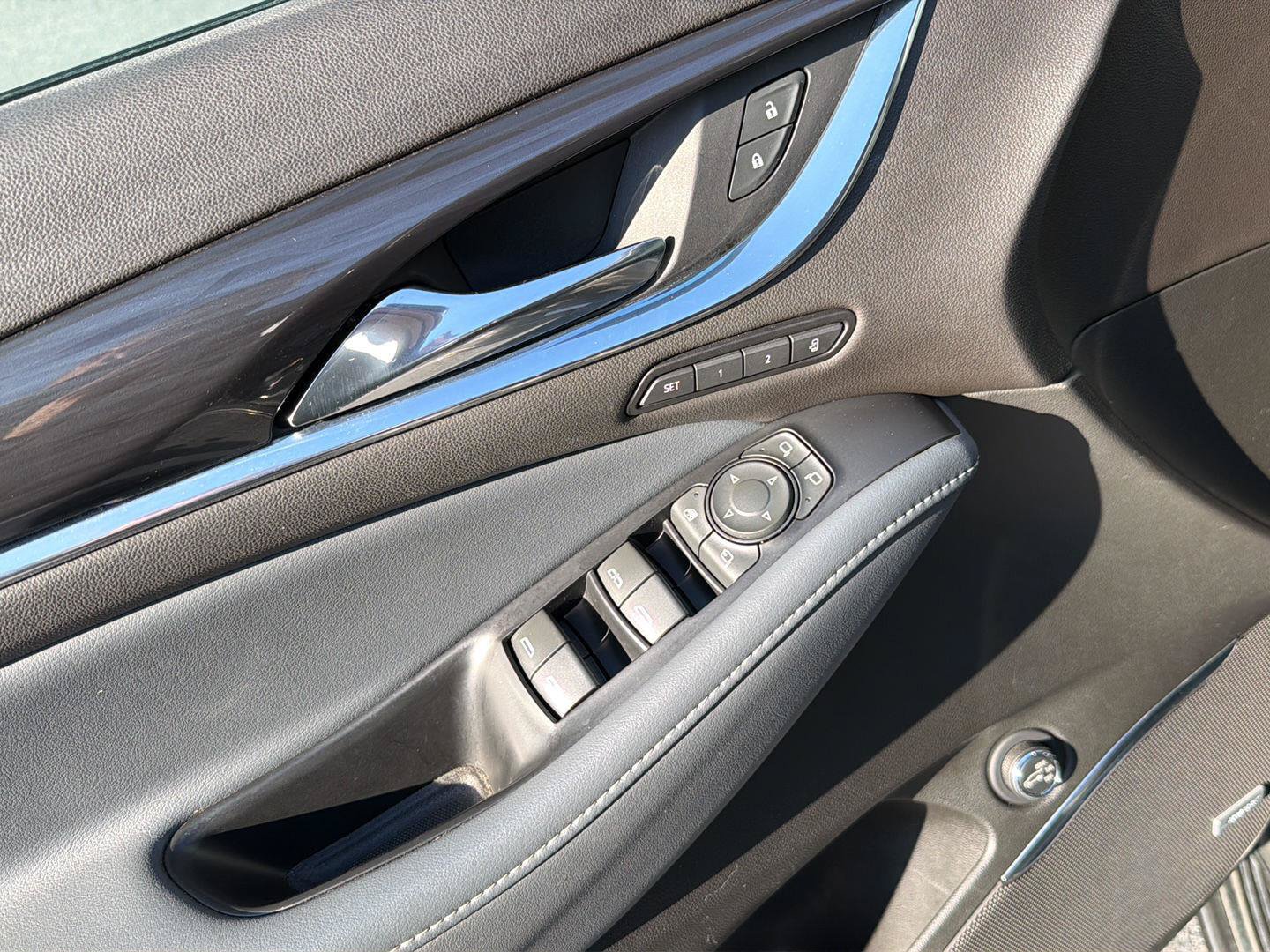 Used 2022 Buick Enclave Premium w/ LPO, Touring Package FWD image 35
