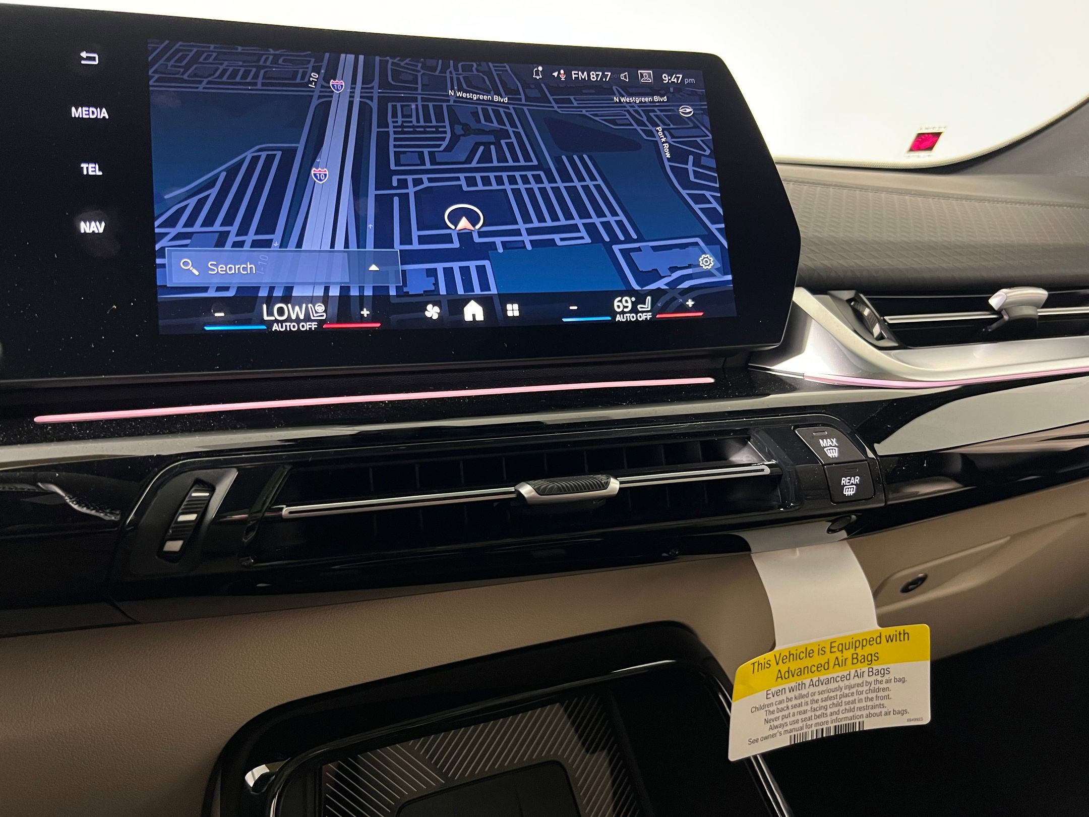 Used 2025 BMW X2 xDrive28i w/ Premium Package image 27