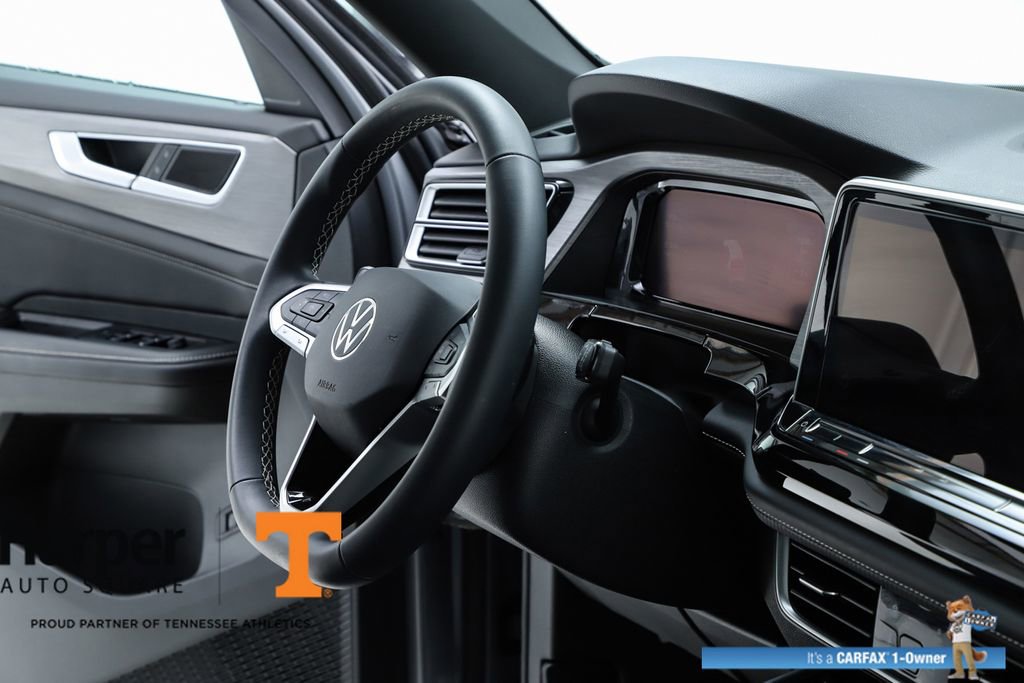 Used 2024 Volkswagen Atlas Cross Sport SE w/ Panoramic Sunroof Package image 35