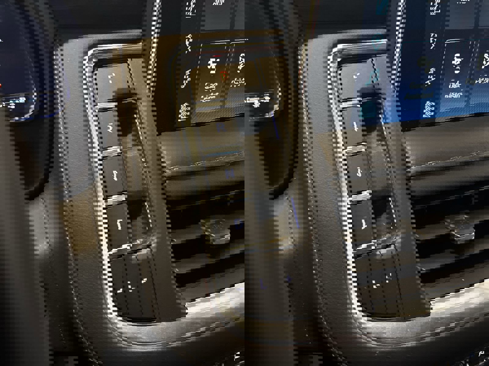 Used 2024 Chevrolet Tahoe Z71 w/ Luxury Package image 22