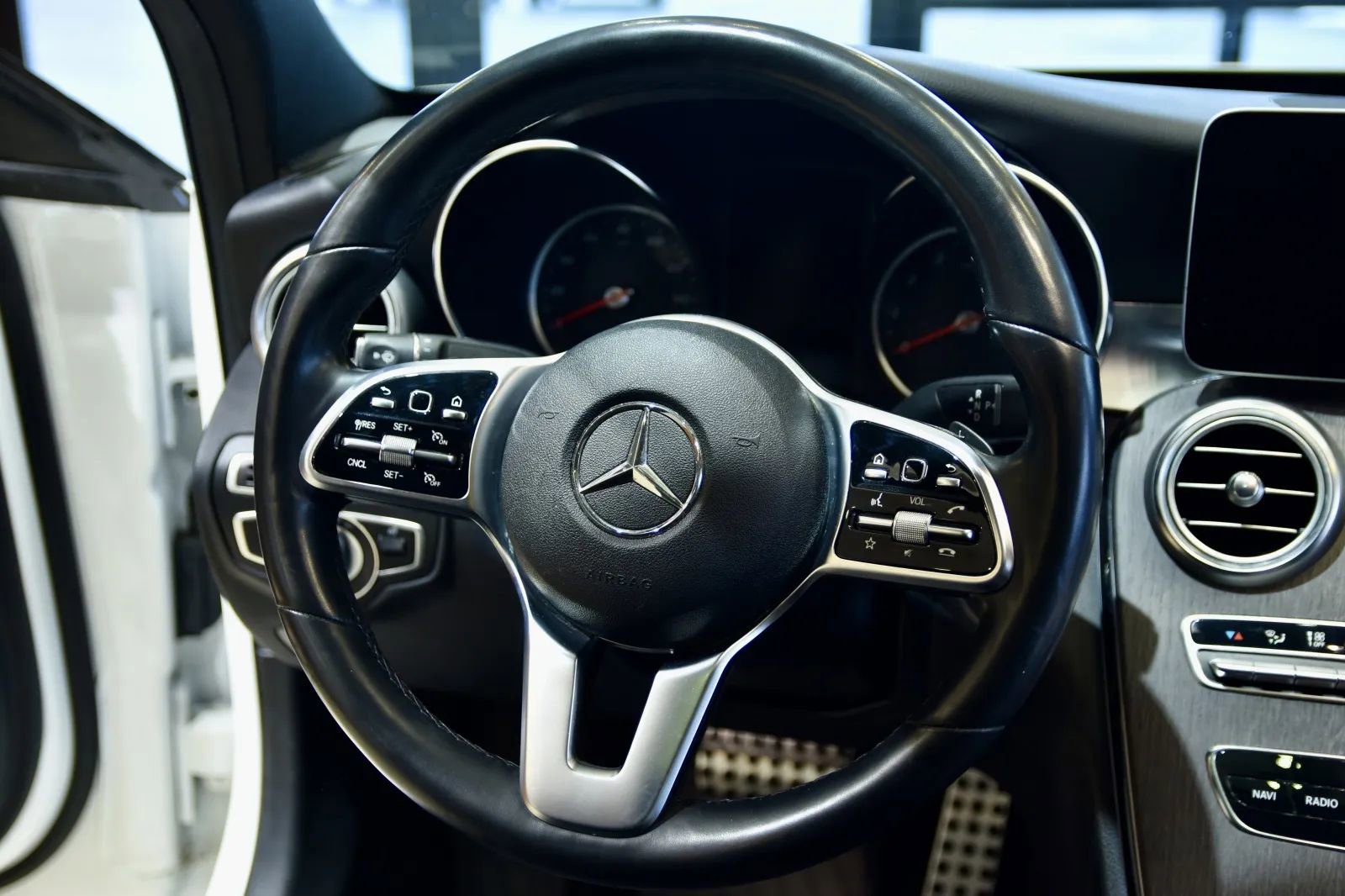 Used 2020 Mercedes-Benz C 300 4MATIC Sedan image 20