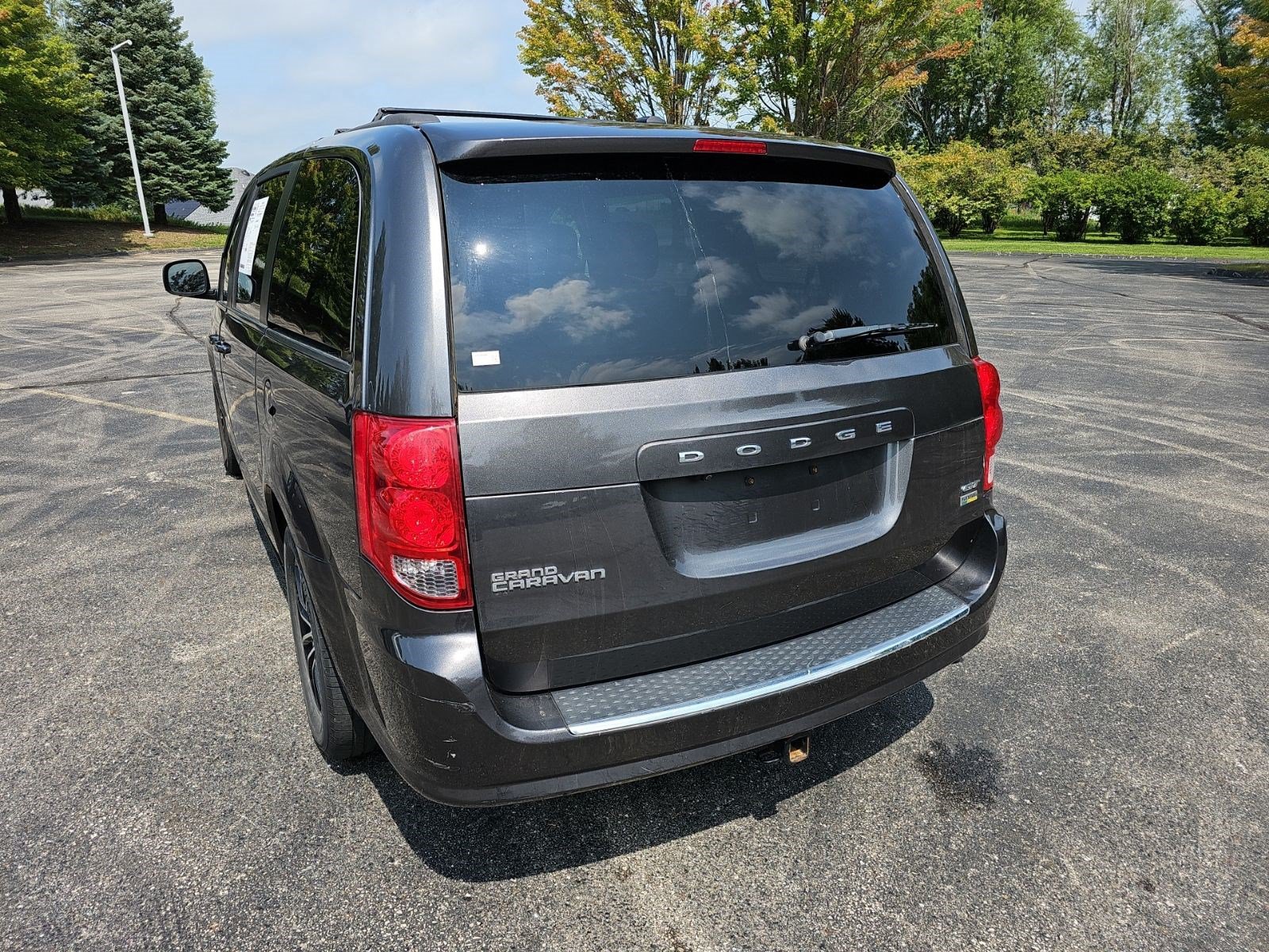 Used 2019 Dodge Grand Caravan GT FWD image 3