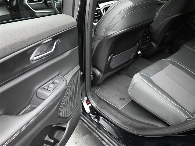 New 2025 Jeep Grand Cherokee Laredo X w/ Luxury Tech Group I image 16