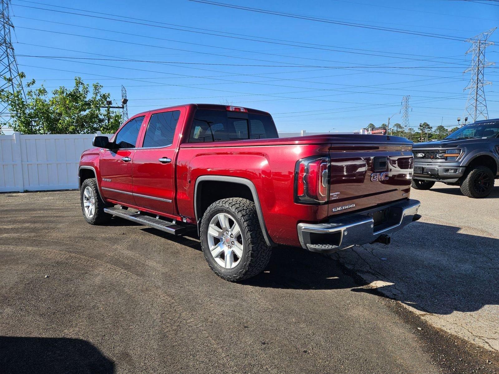 Used 2016 GMC Sierra 1500 SLT w/ SLT Premium Package AWD/4WD image 3