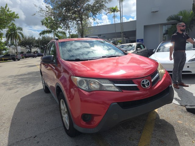 Used 2015 Toyota RAV4 LE FWD image 2