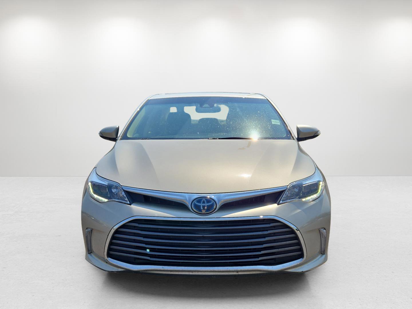 Used 2016 Toyota Avalon Limited image 2