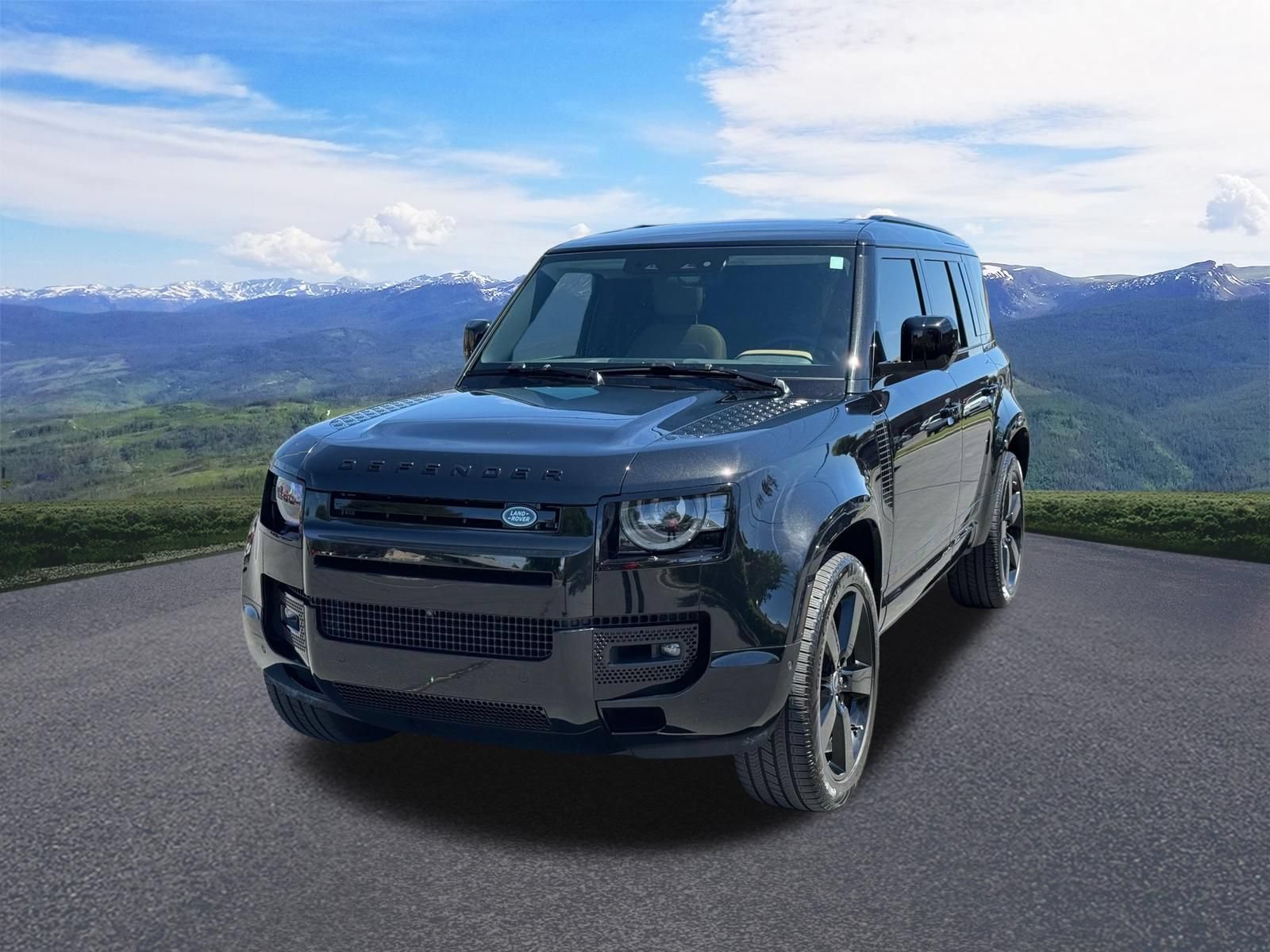 Used 2025 Land Rover Defender 110 X-Dynamic SE AWD/4WD image 1
