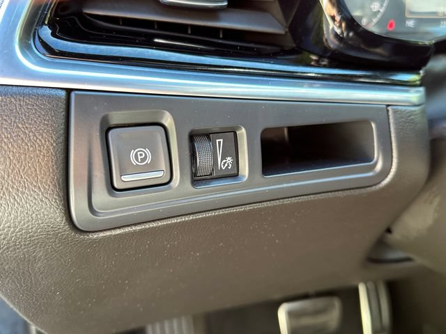 Used 2024 Cadillac XT6 Sport AWD/4WD image 28