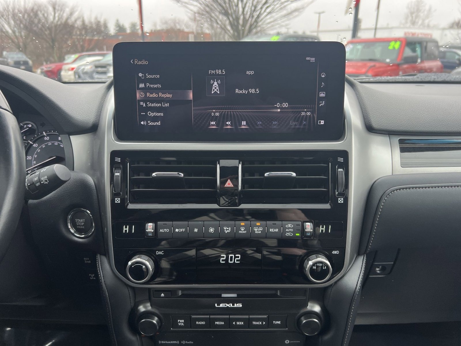 Used 2023 Lexus GX 460 Premium w/ Premium Package image 18