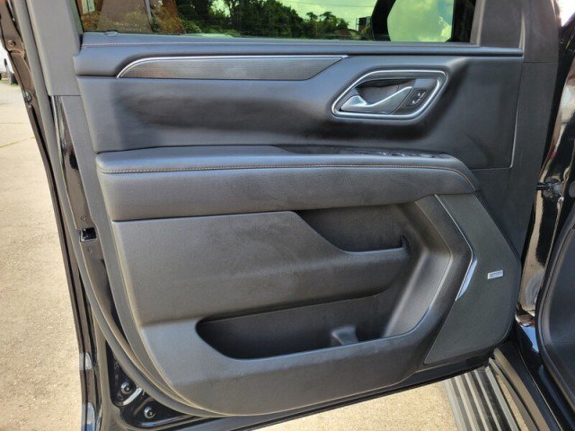 Used 2023 GMC Yukon XL AT4 w/ AT4 Premium Package AWD/4WD image 15
