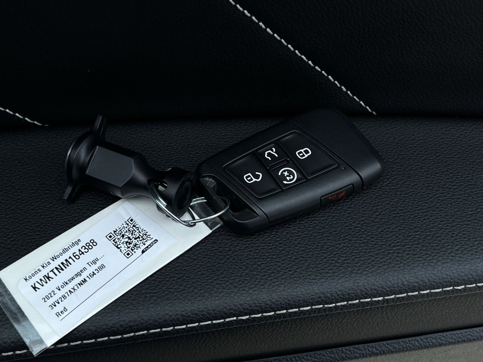 Used 2022 Volkswagen Tiguan SE AWD/4WD image 38