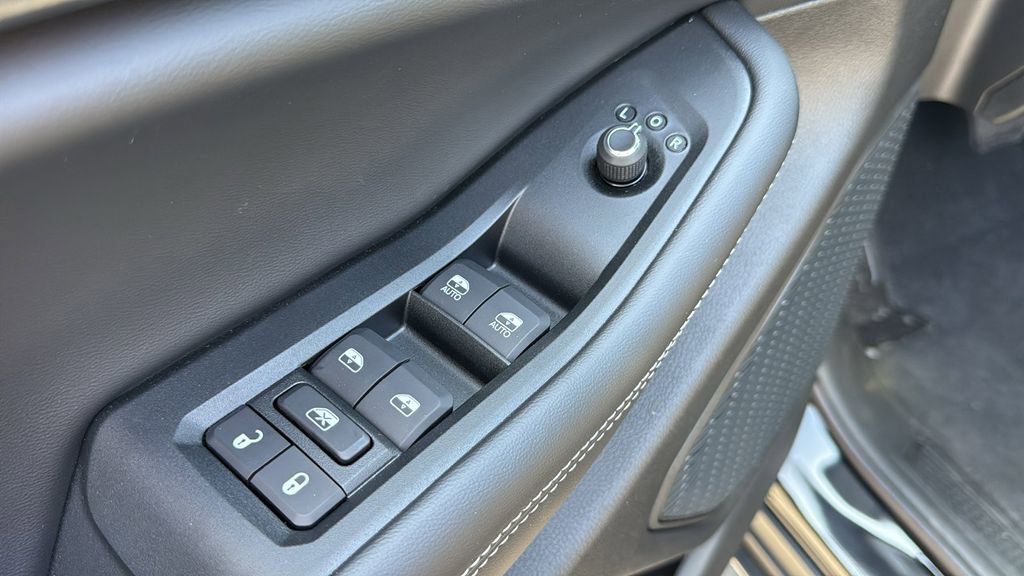 New 2025 Jeep Grand Cherokee Altitude image 20