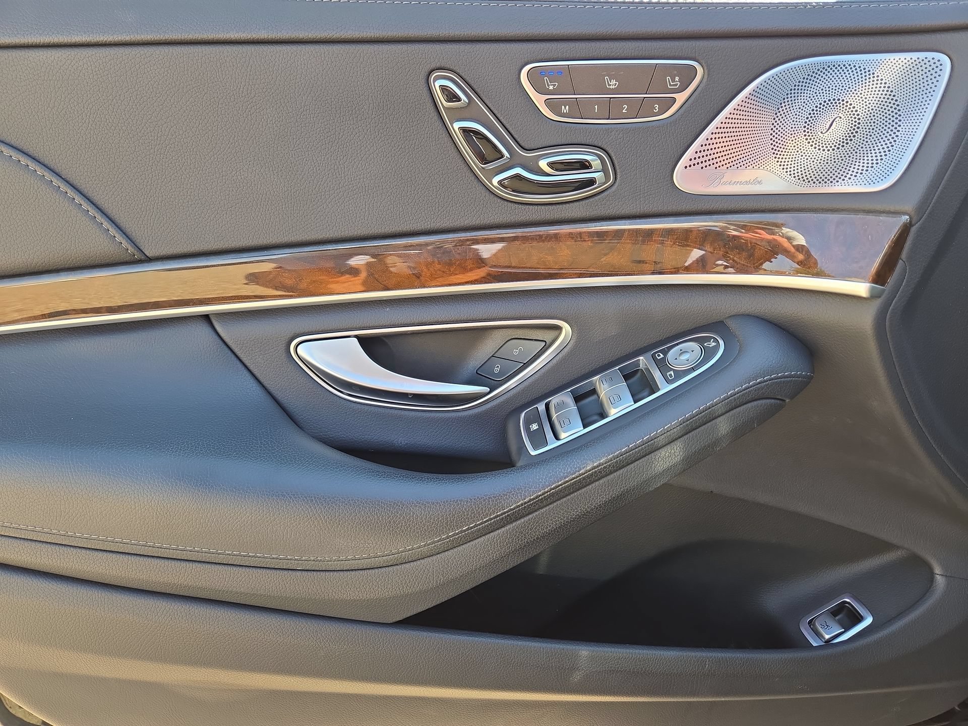 Used 2017 Mercedes-Benz S 550 Sedan image 15