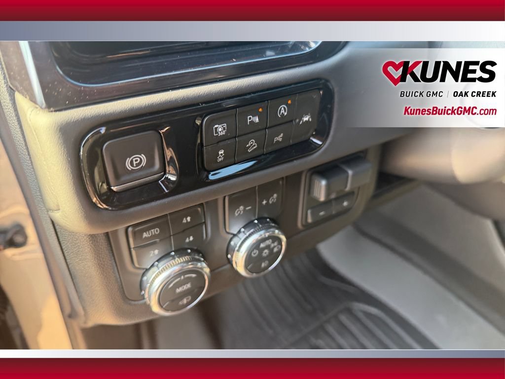 New 2026 GMC Yukon XL AT4 Ultimate w/ LPO, Floor Liner Package AWD/4WD image 19