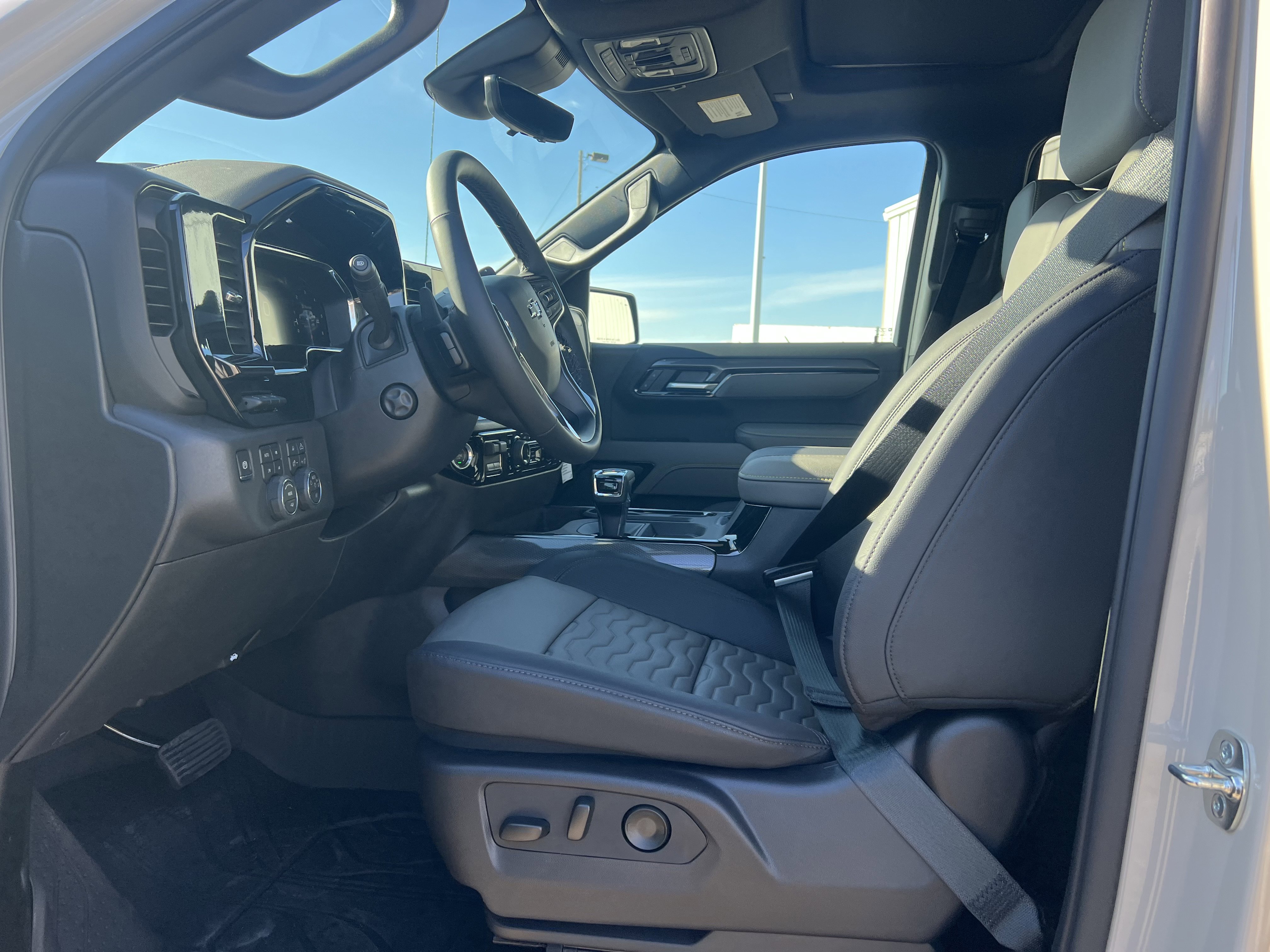 New 2026 Chevrolet Silverado 1500 ZR2 w/ LPO, Dark Essentials Package image 4