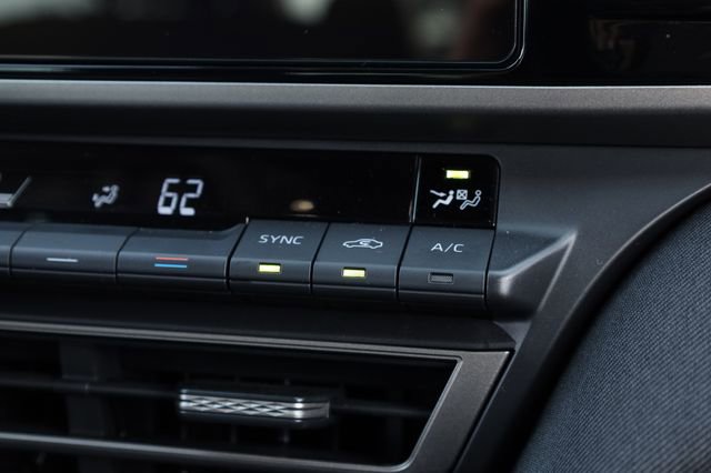 Used 2025 Toyota Camry LE image 26