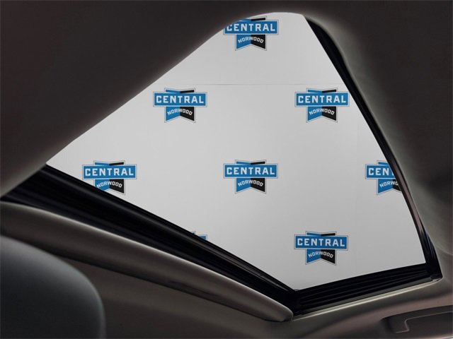 Used 2022 Toyota Highlander XLE image 11