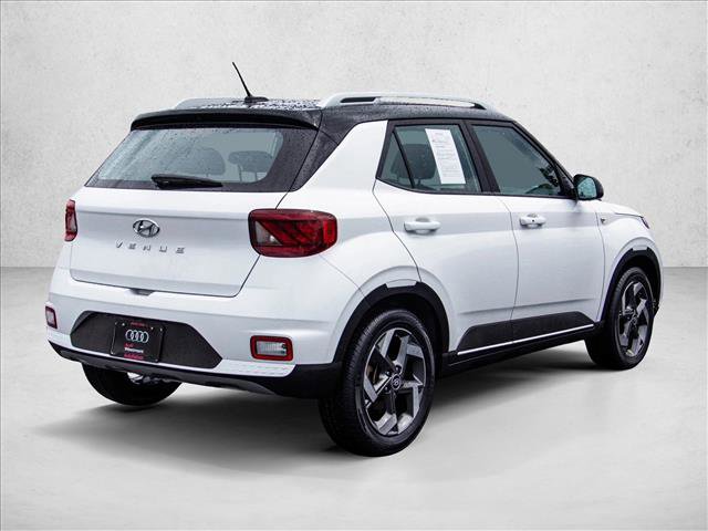 Used 2023 Hyundai Venue Limited image 5