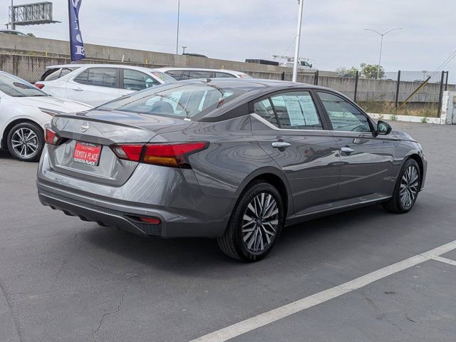 Used 2025 Nissan Altima 2.5 SV image 8