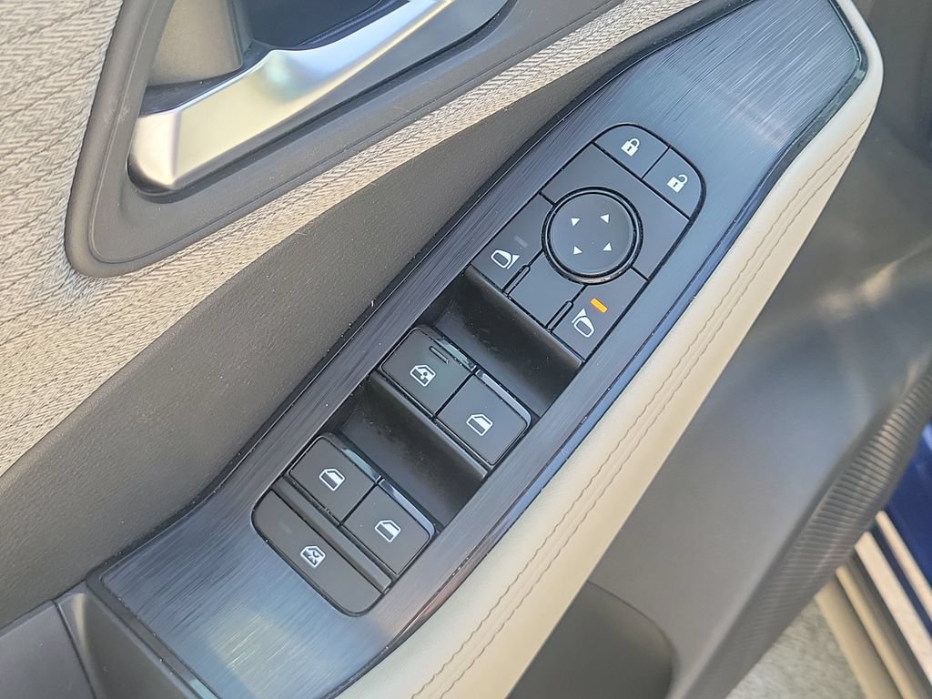 Used 2022 Nissan Rogue SV AWD/4WD image 18
